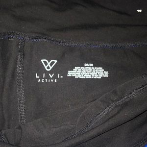 Size 26/28 Livi active leggings